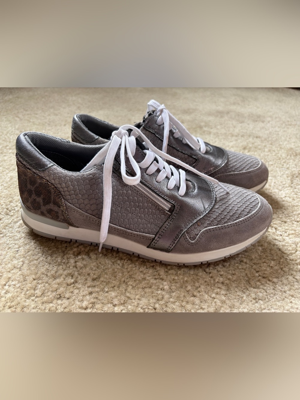 Women's Umberto Raffini Janice Fashion Sneakers Gray Size US EU 40
